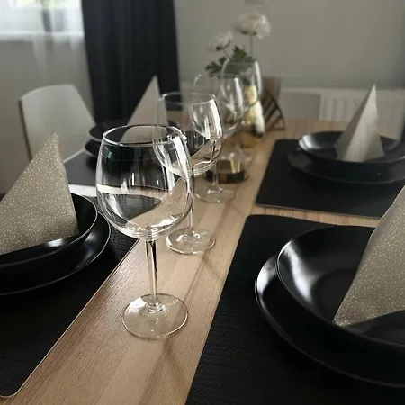 Daire Diamond - 3 Bedroom, Luxurious In The Heart Of The