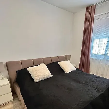 Diamond - 3 Bedroom, Luxurious In The Heart Of The *