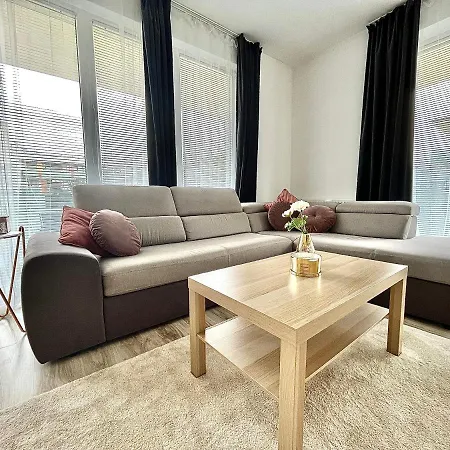 Daire Diamond - 3 Bedroom, Luxurious In The Heart Of The
